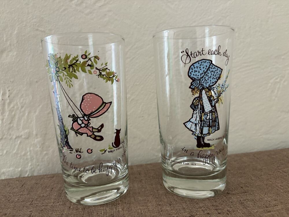 Holly Hobbie Glass Set of 2 1967 & 1972 Crisp Clear Graphics 10 Oz